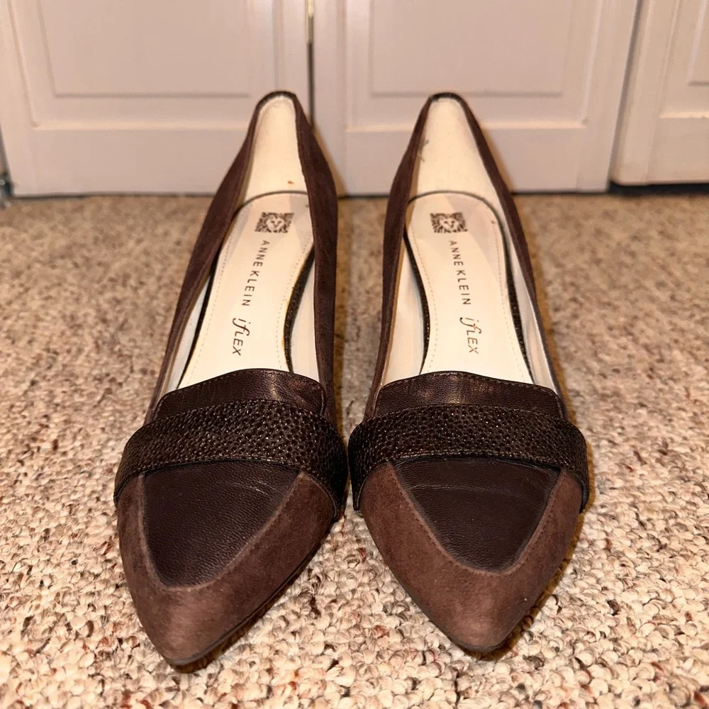 Brown suede heels - Picture 2 of 4